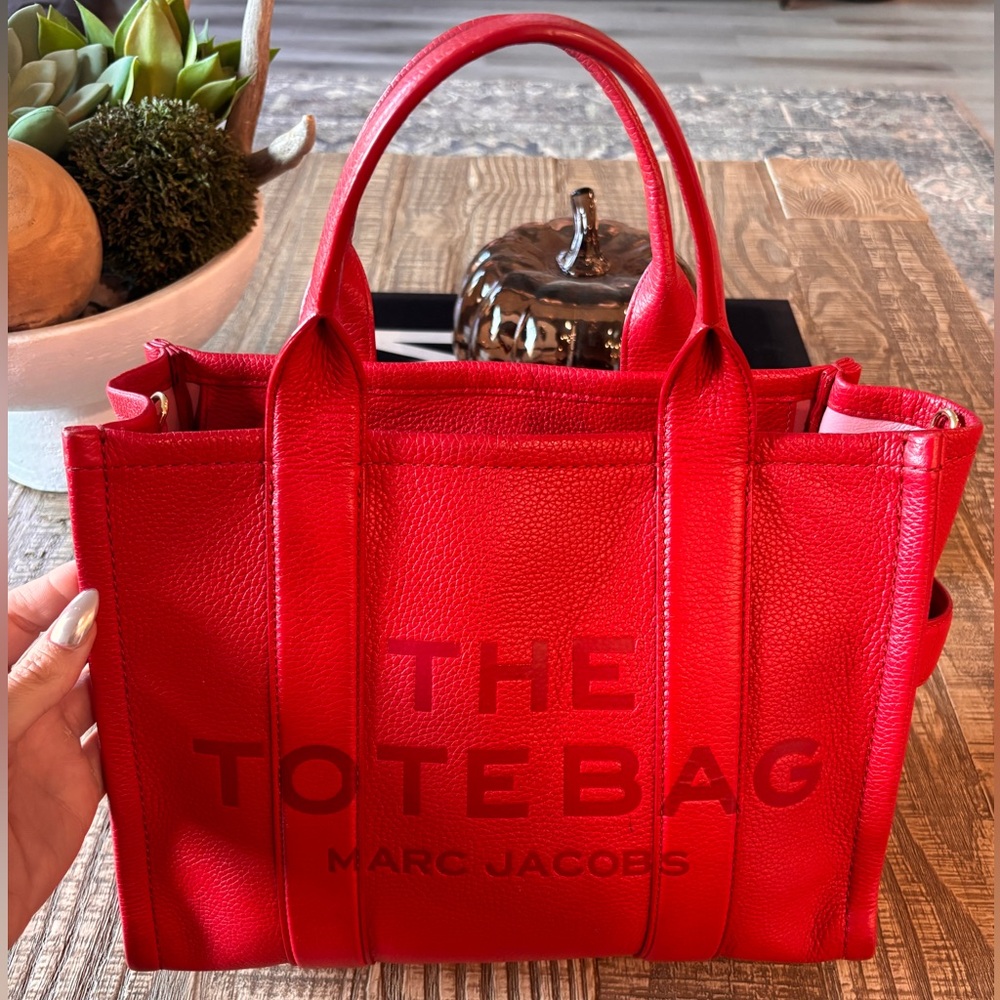 Marc Jacobs THE LEATHER MEDIUM TOTE BAG